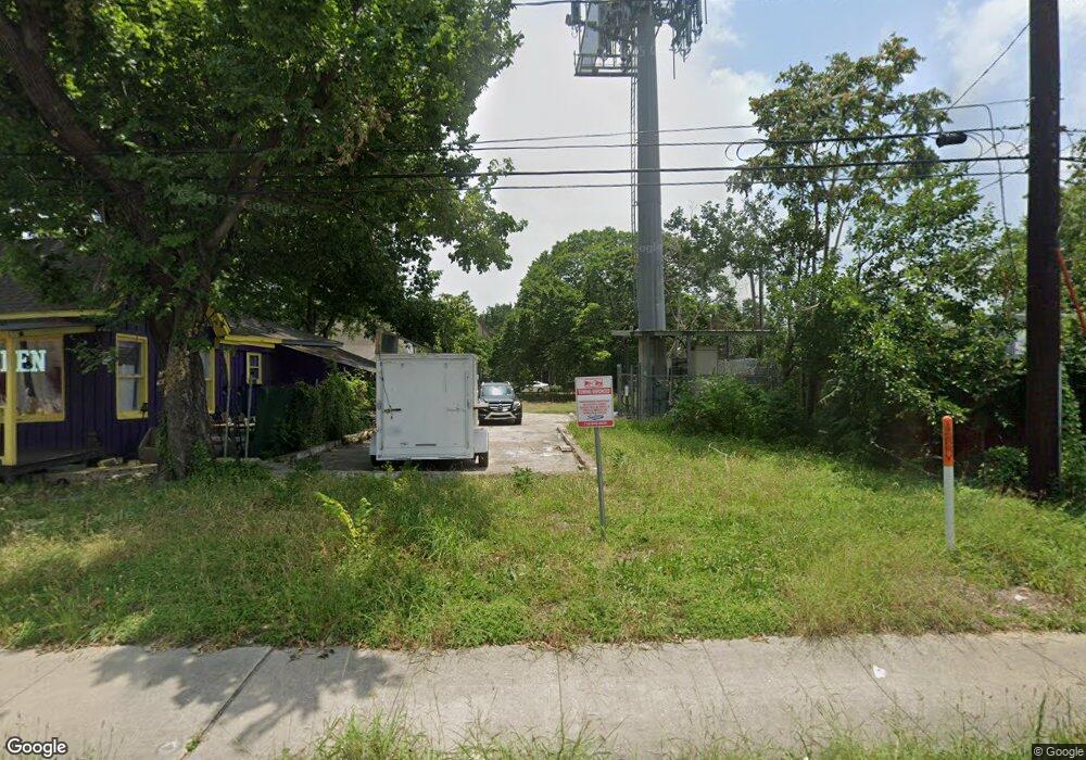 623 North Loop W, Houston, TX 77008 - photo 1