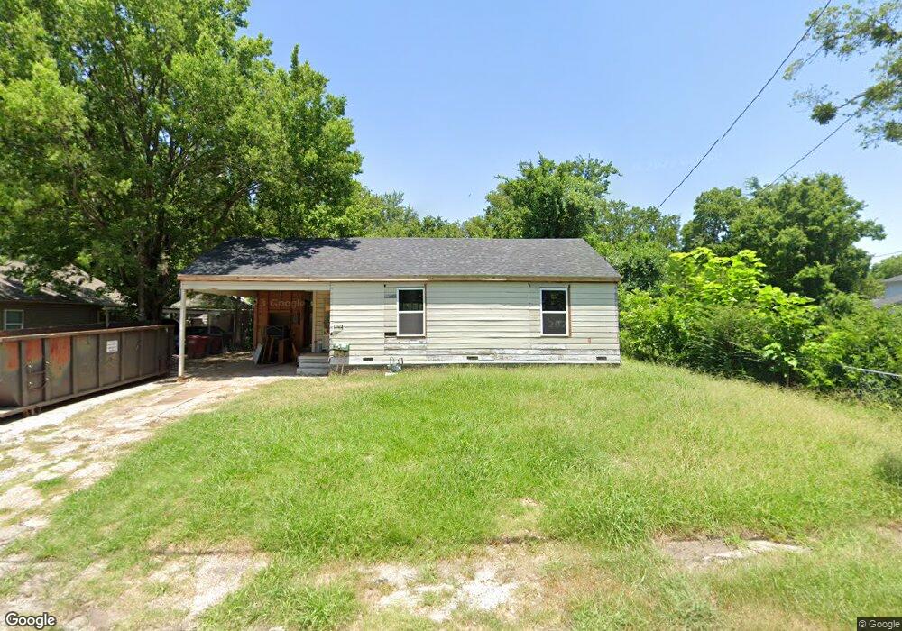 704 W 7th St, Bonham, TX 75418 - photo 1