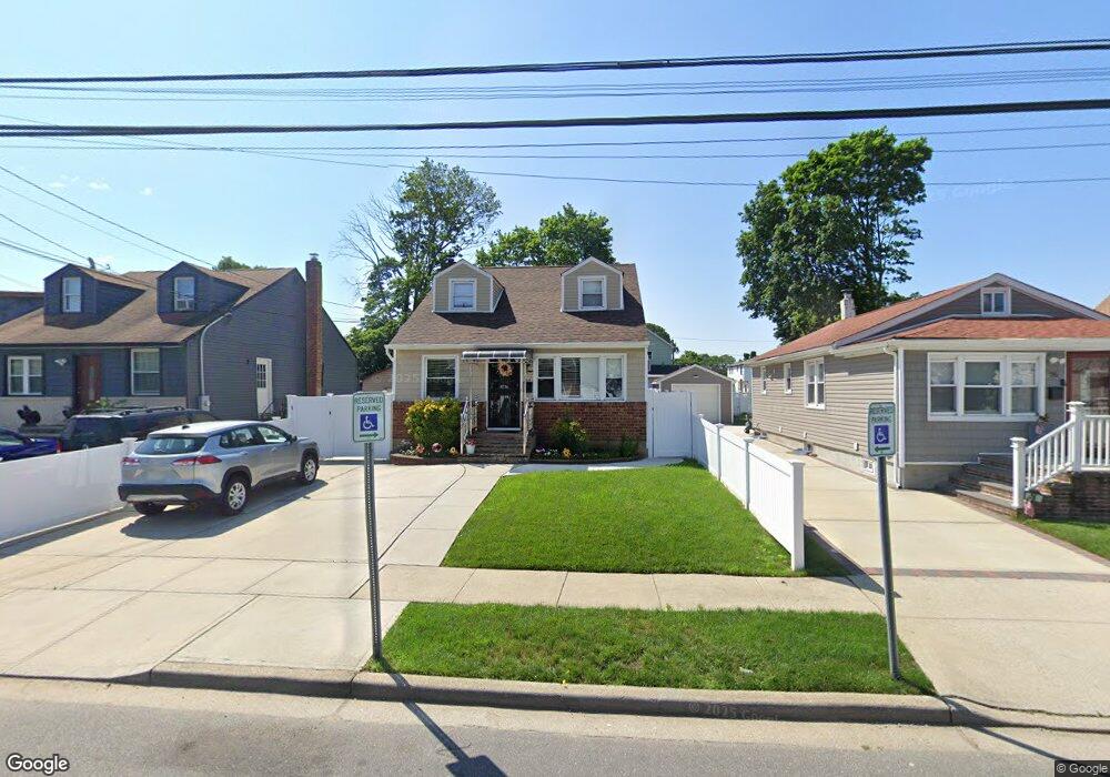 80 E Pennywood Ave, Roosevelt, NY 11575 - photo 1