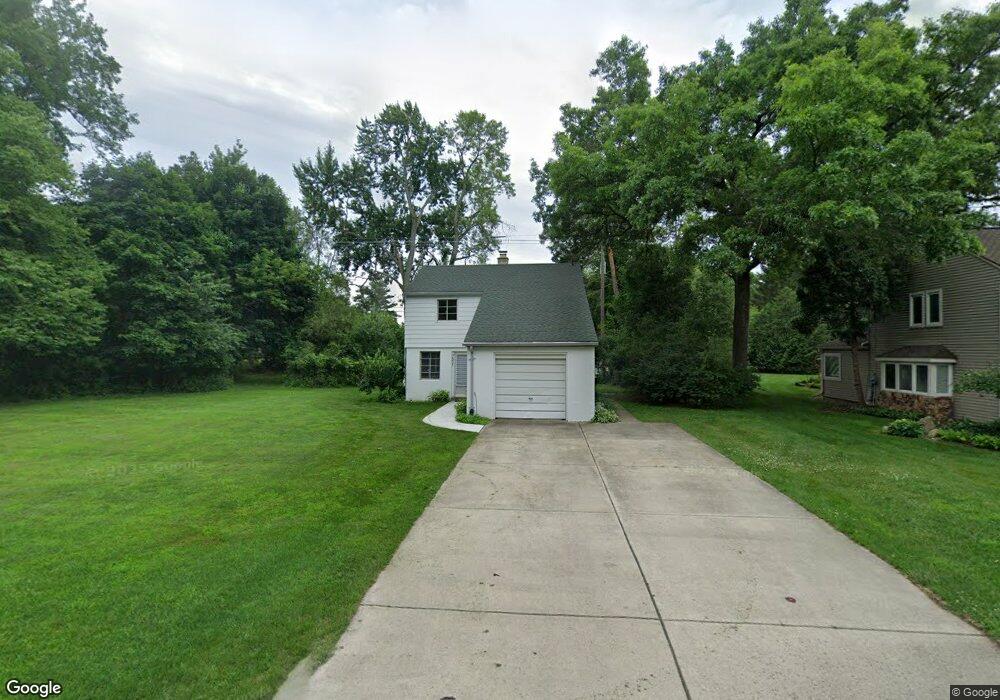 7521 Honeysuckle Rd, West Bloomfield, MI 48324 - photo 1