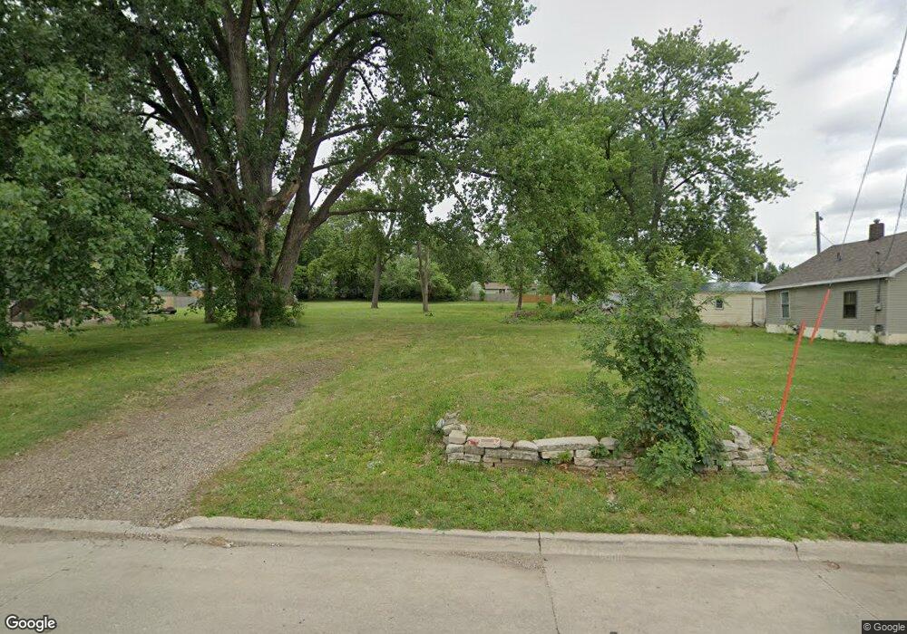 1212 E Emma Ave, Des Moines, IA 50315 - photo 1