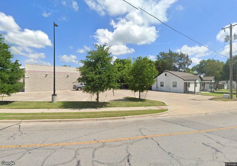 408 W Chambers St, Cleburne, TX 76033 - photo 1