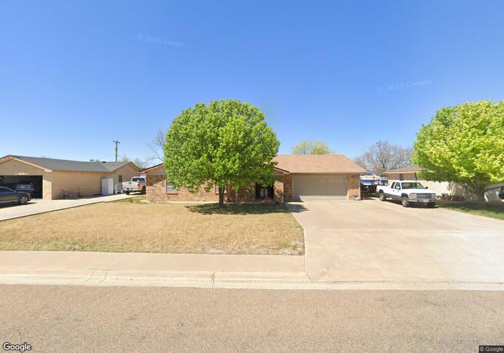1102 Phillips Dr, Dumas, TX 79029 - photo 1