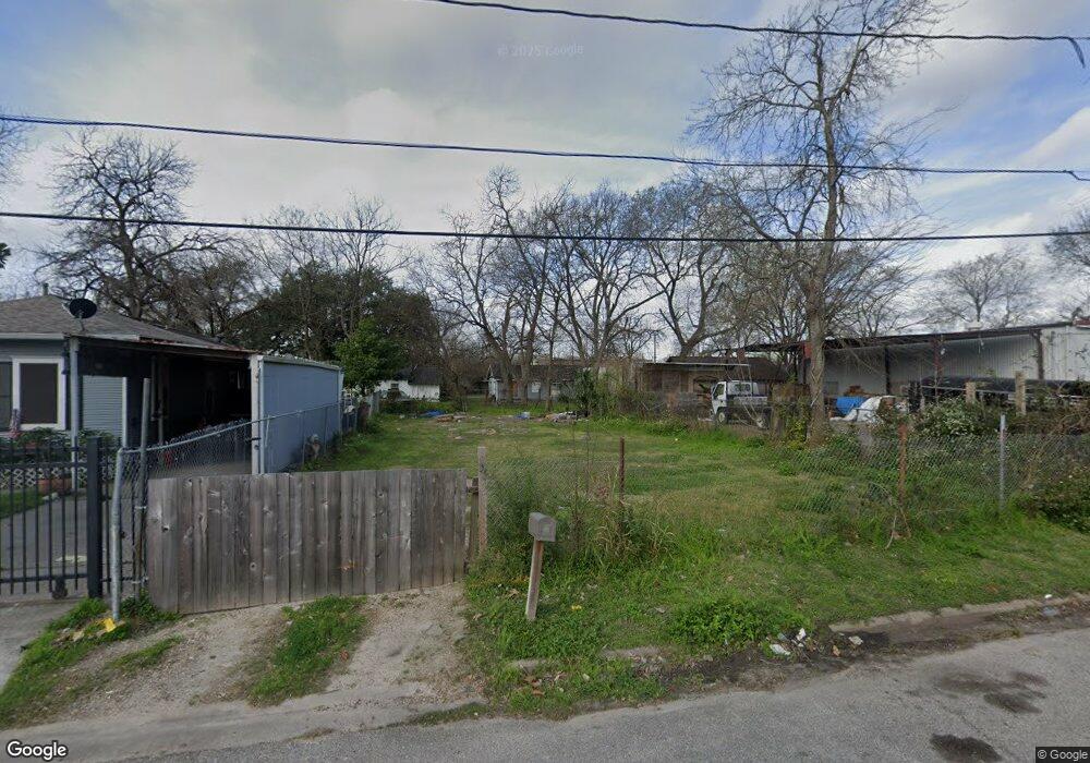 5809 Clement St, Houston, TX 77026 - photo 1