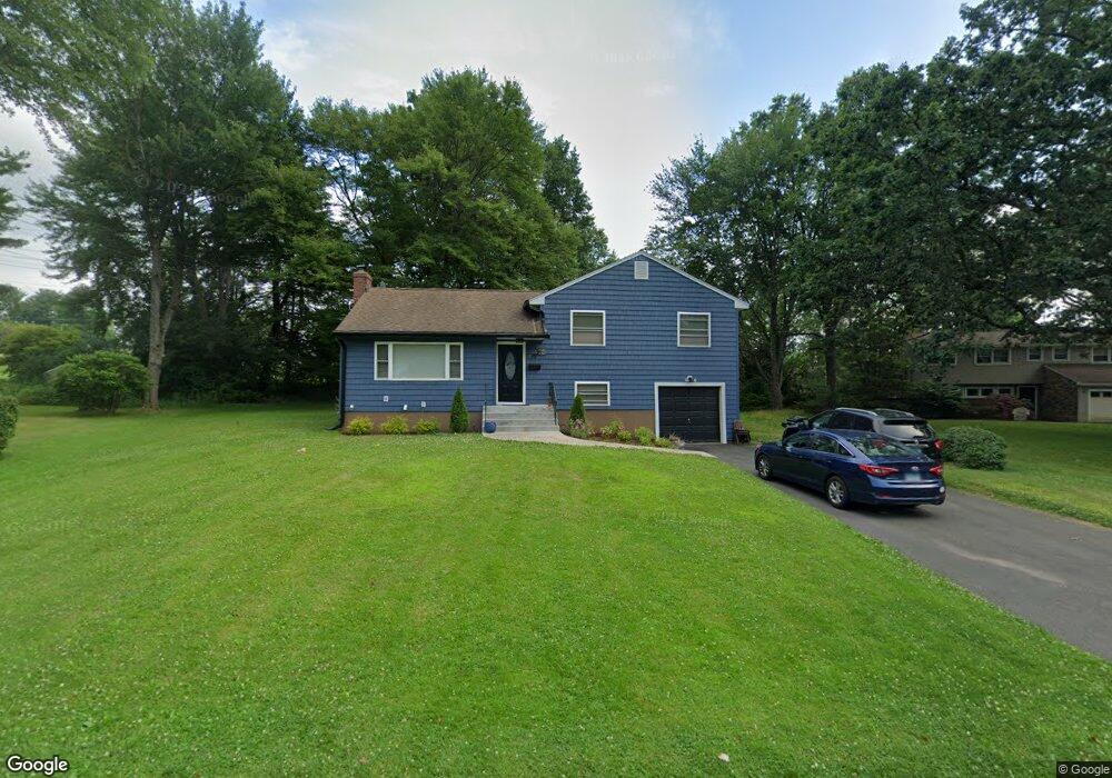 39 Banbury Ln, Bloomfield, CT 06002 - photo 1