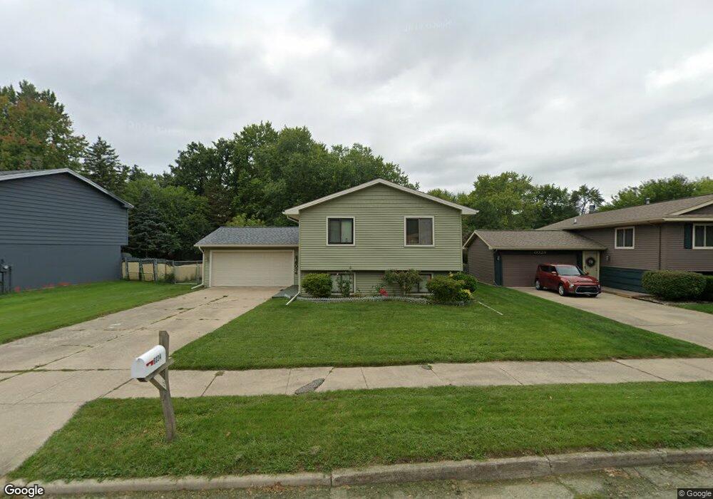 6034 Ellendale Dr, Lansing, MI 48911 - photo 1