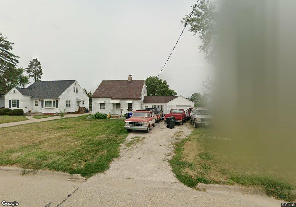 286 24th Ave SW, Cedar Rapids, IA 52404 - photo 1