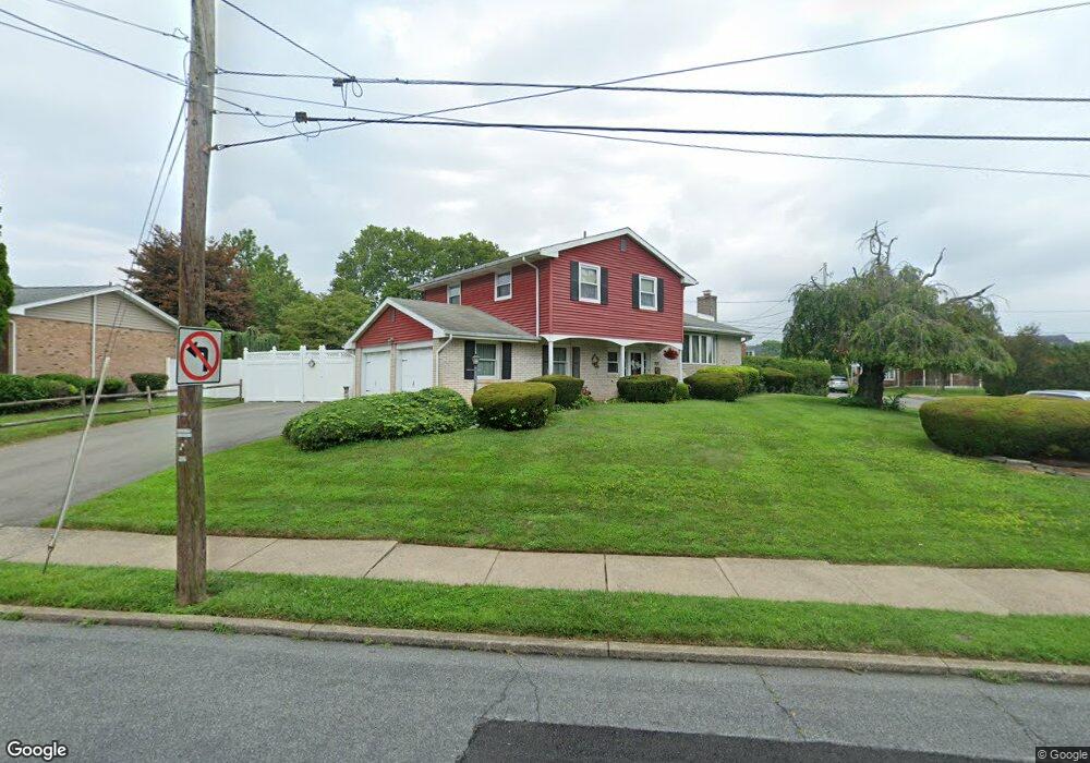 1437 Oakland St, Bethlehem, PA 18017 - photo 1