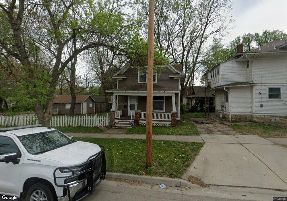 815 SW 4th St, Topeka, KS 66603 - photo 1