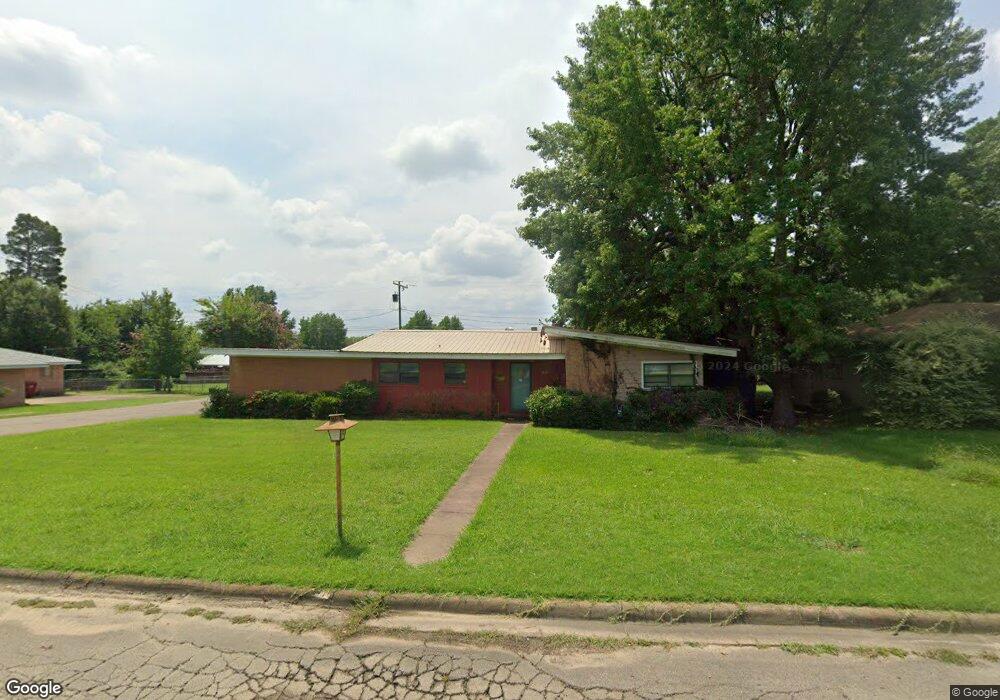 1212 E Duke St, Hugo, OK 74743 - photo 1