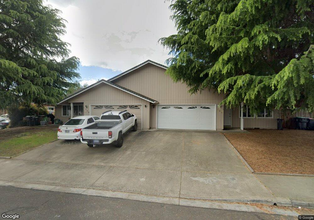 790 Columbine Way, Central Point, OR 97502 - photo 1