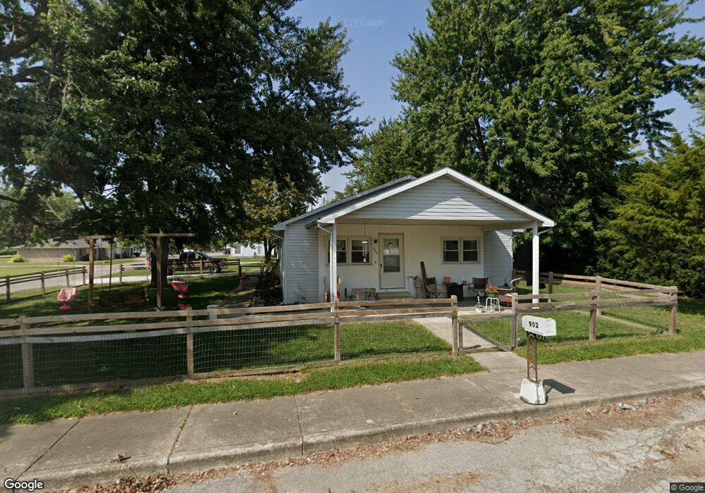 902 Maple St, Tipton, IN 46072 - photo 1