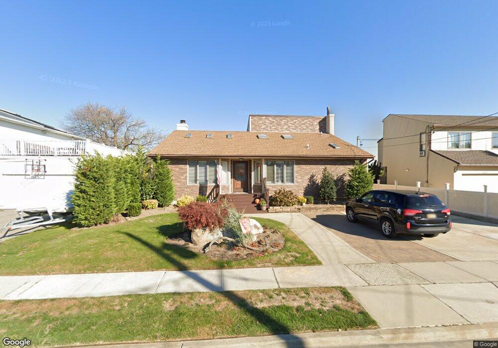 231 Pennsylvania Ave, Island Park, NY 11558 - photo 1