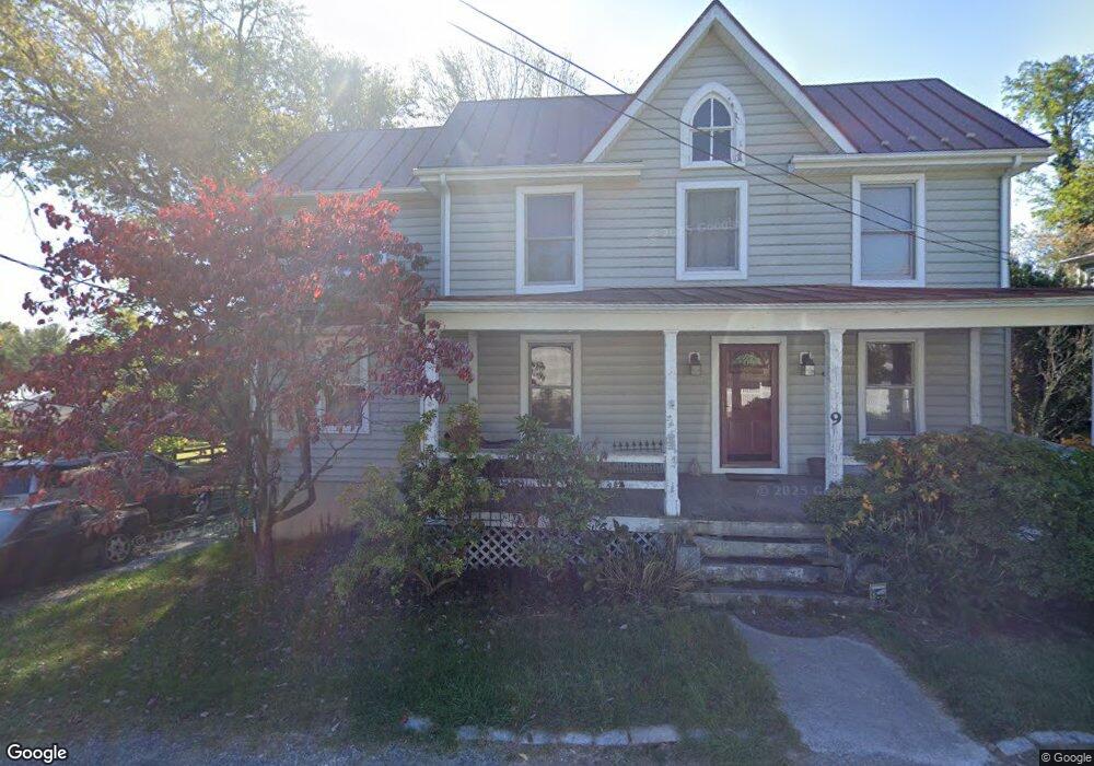 9 Mulberry St, Round Hill, VA 20141 - photo 1