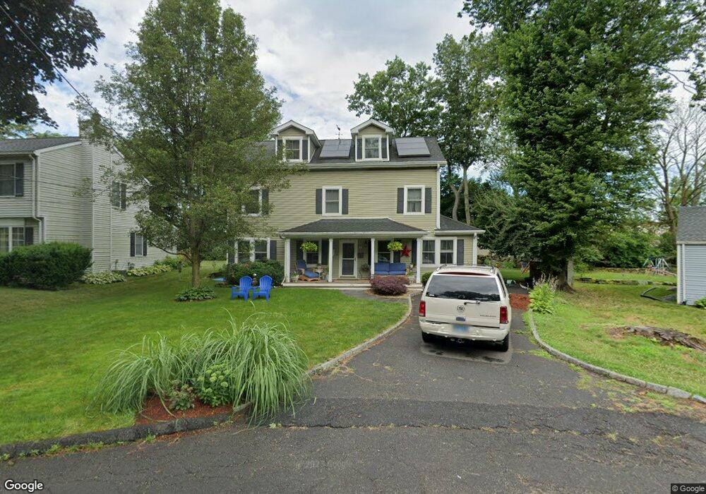 28 Sutton Place, Stamford, CT 06906 - photo 1