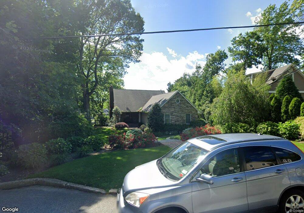 20 Ridge Dr, Port Washington, NY 11050 - photo 1