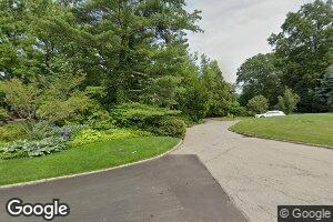 22 Foxwood Rd, Great Neck, NY 11024