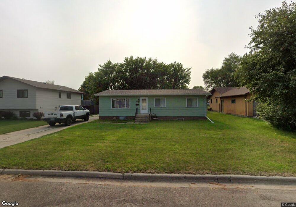 305 19th Ave NE, Jamestown, ND 58401 - photo 1