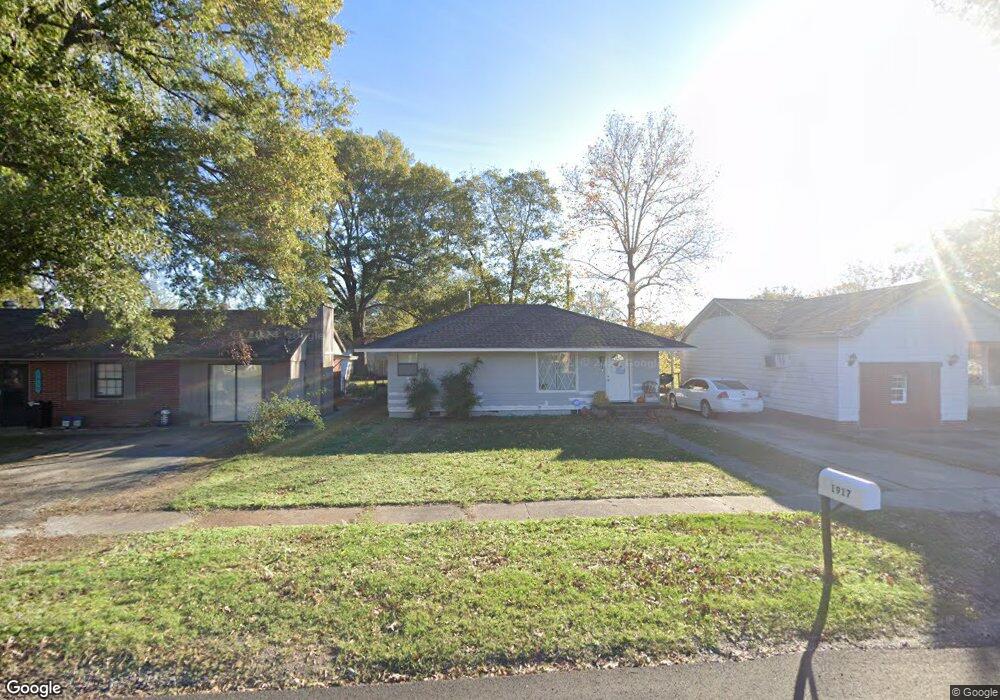 1917 S Spring St, Stuttgart, AR 72160 - photo 1