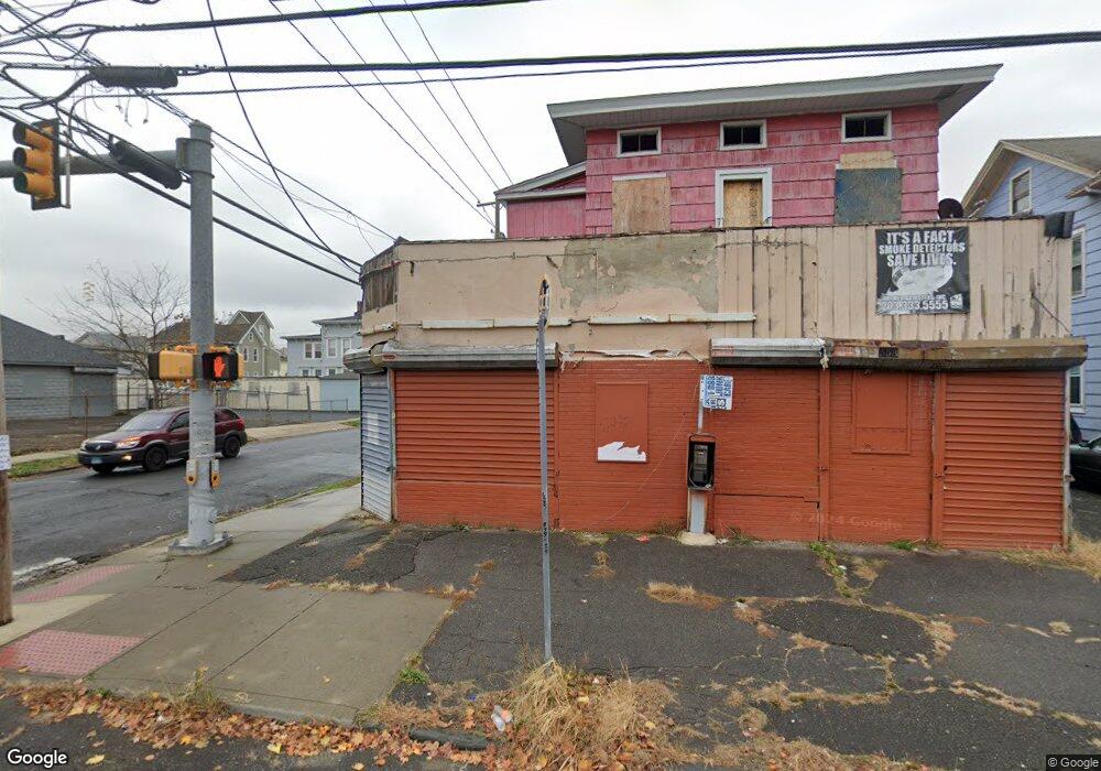 560 Noble Ave unit 2, Bridge Port, CT 06608 - photo 1