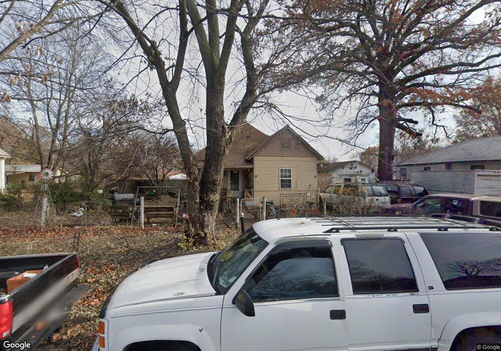 1308 S 12th St, Parsons, KS 67357 - photo 1