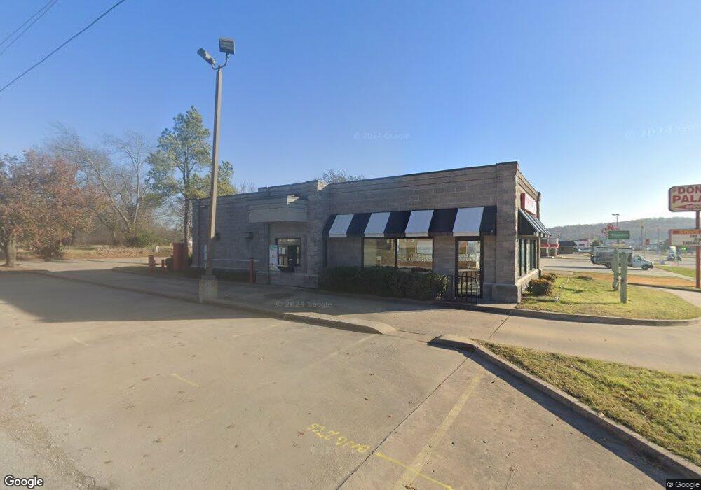 306 E Main St, Henryetta, OK 74437 - photo 1