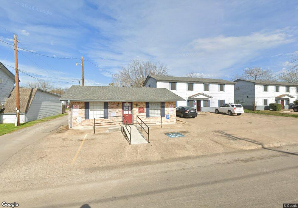 672 S 42nd St, Corsicana, TX 75110 - photo 1