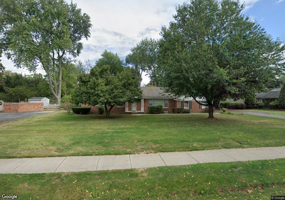 6105 Gilbert Lake Rd, Bloomfield Hills, MI 48301 - photo 1