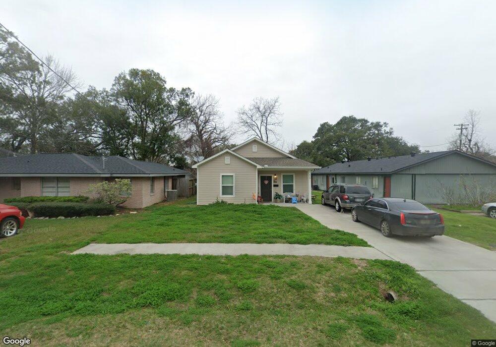 519 E Foley St, Alvin, TX 77511 - photo 1