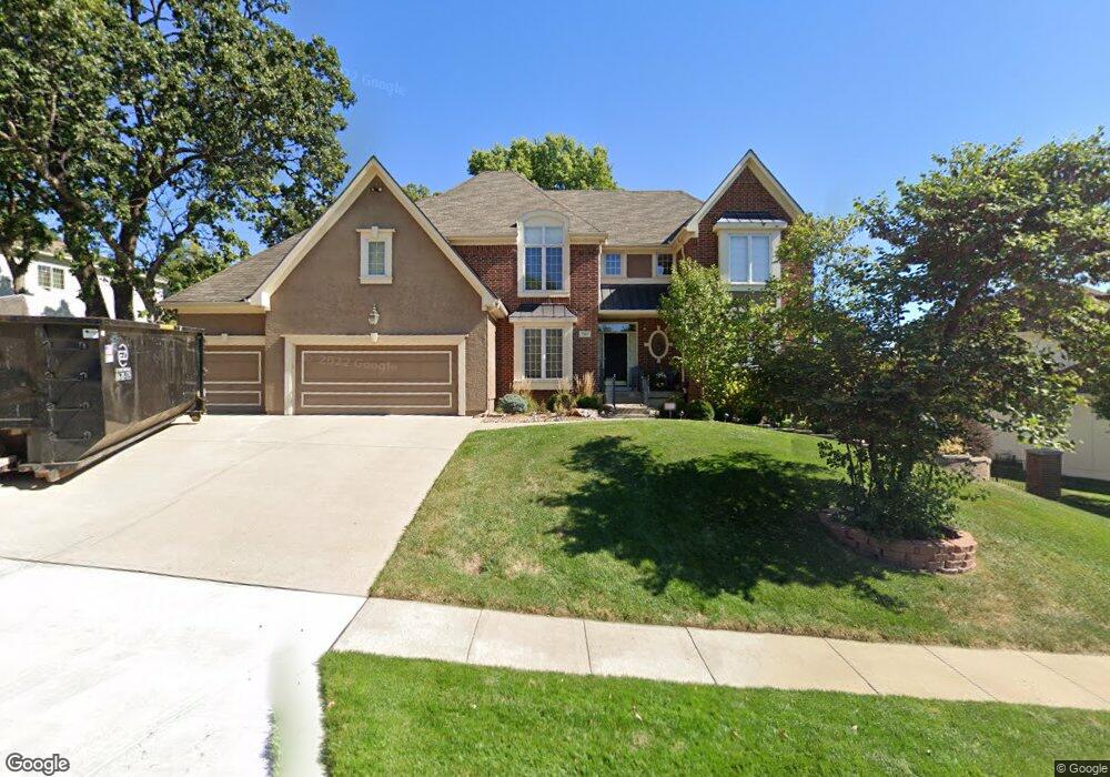 7307 Hauser Dr, Shawnee, KS 66216 - photo 1