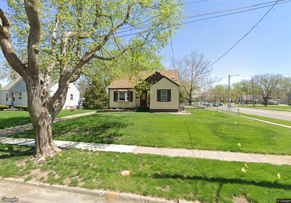 2301 48th Place, Des Moines, IA 50310 - photo 1