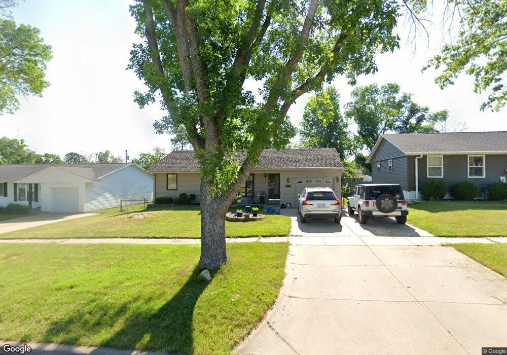 4708 Wenig Rd NE, Cedar Rapids, IA 52402 - photo 1