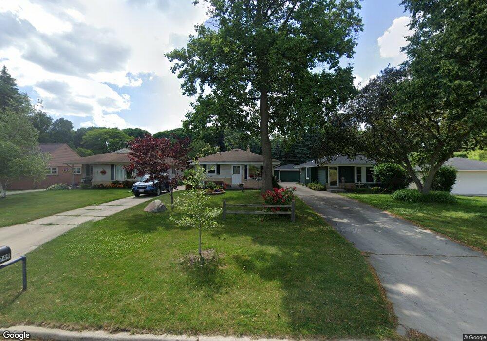 1749 N 116th St, Milwaukee, WI 53226 - photo 1