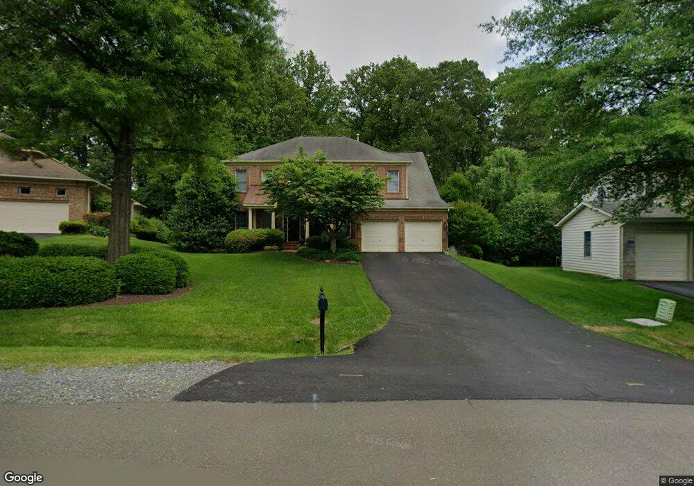 10792 Glen Mist Ln, Fairfax, VA 22030 - photo 1