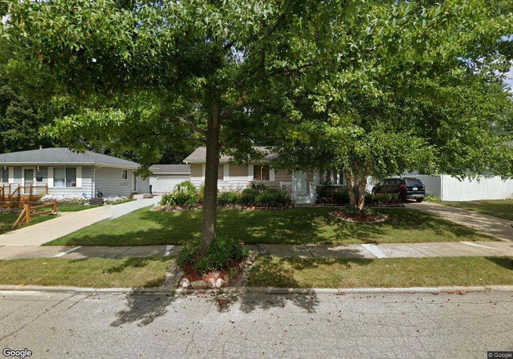 3208 Argyll Dr, Lansing, MI 48911 - photo 1