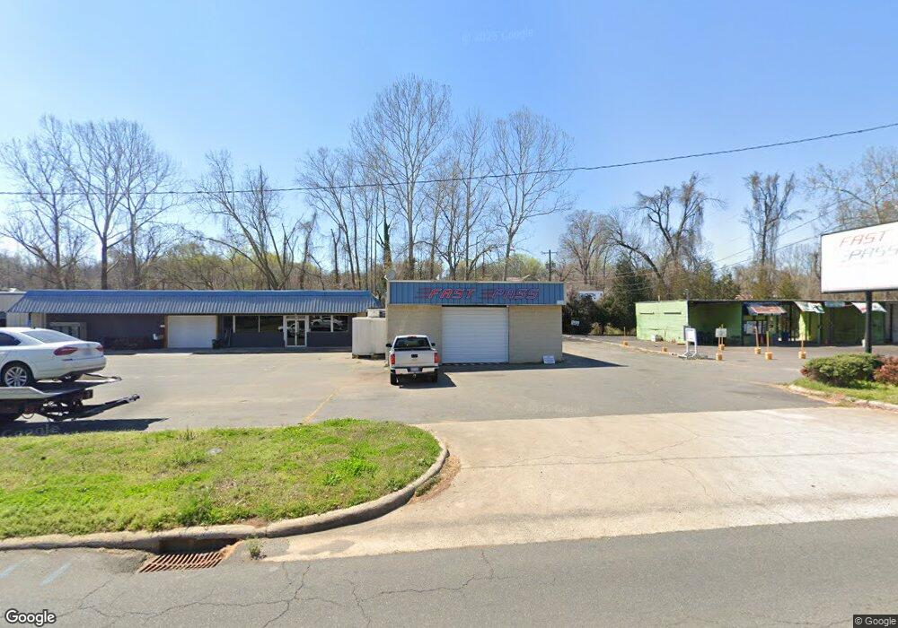 402 Fayetteville Ave, Siler City, NC 27344 - photo 1