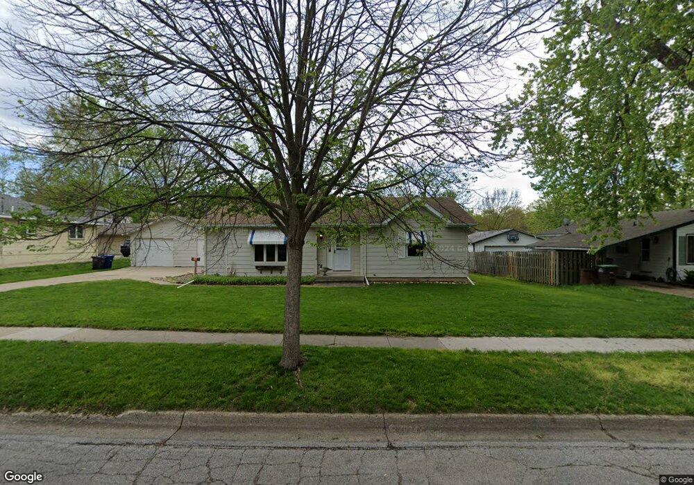 1911 E 28th St, Des Moines, IA 50317 - photo 1