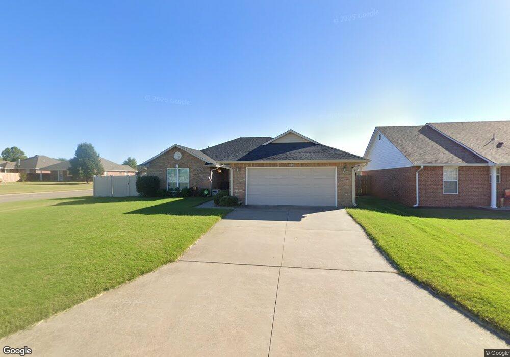 1925 Ridge Crest Dr, Shawnee, OK 74804 - photo 1