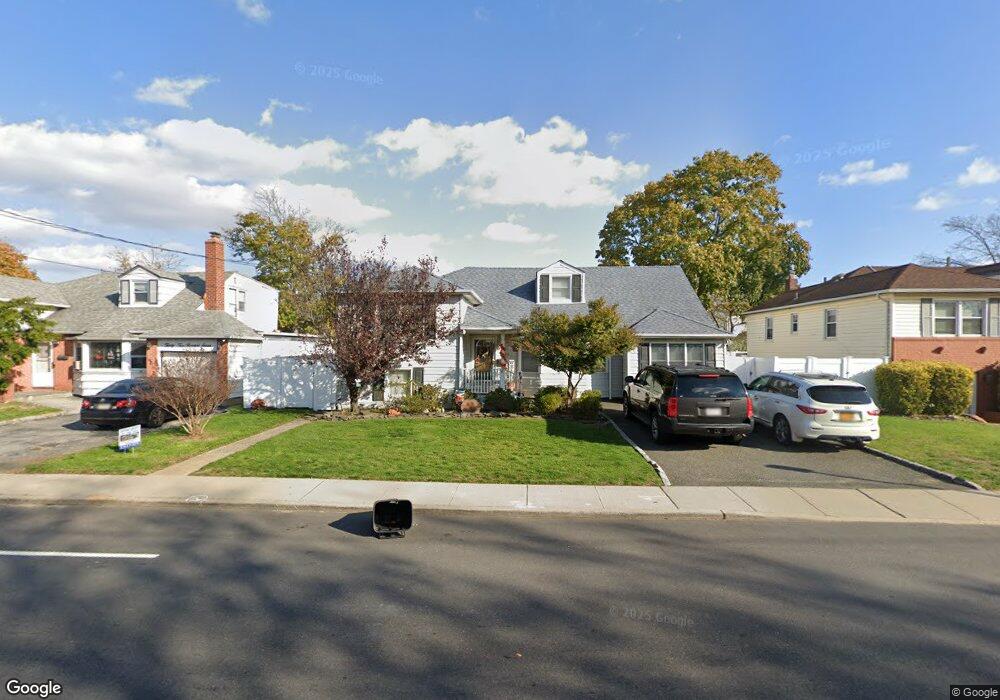 3213 Oceanside Rd, Oceanside, NY 11572 - photo 1