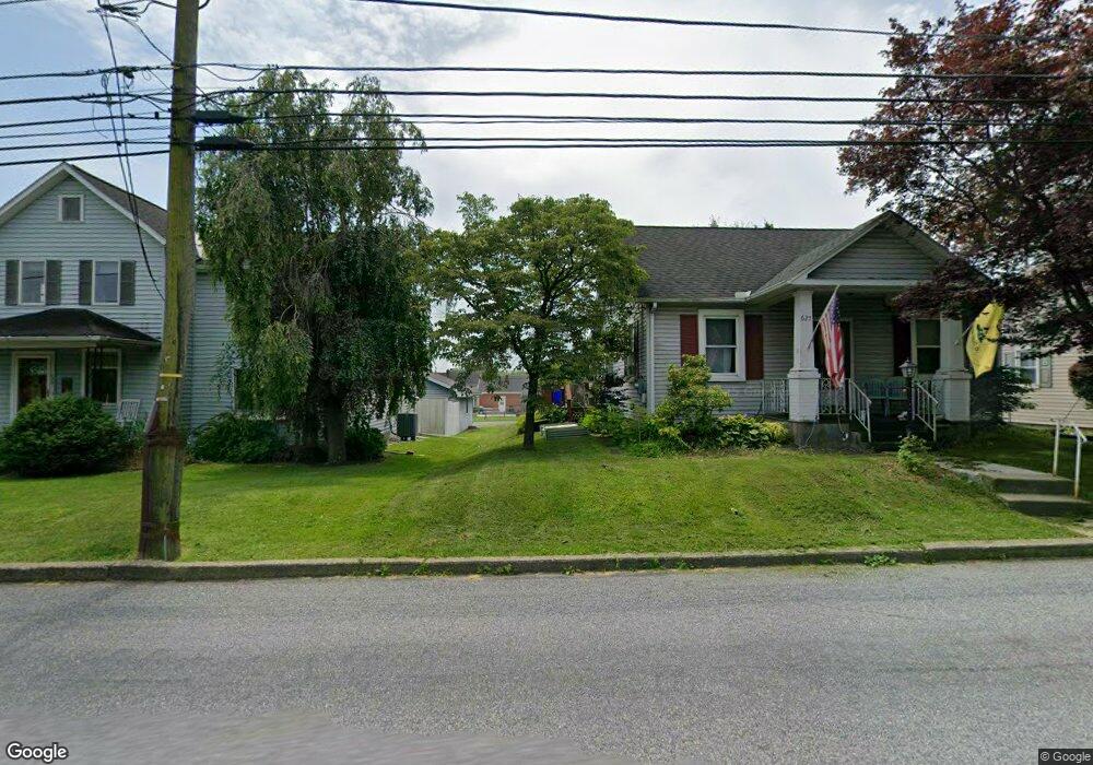 623 W Mauch Chunk St, Nazareth, PA 18064 - photo 1
