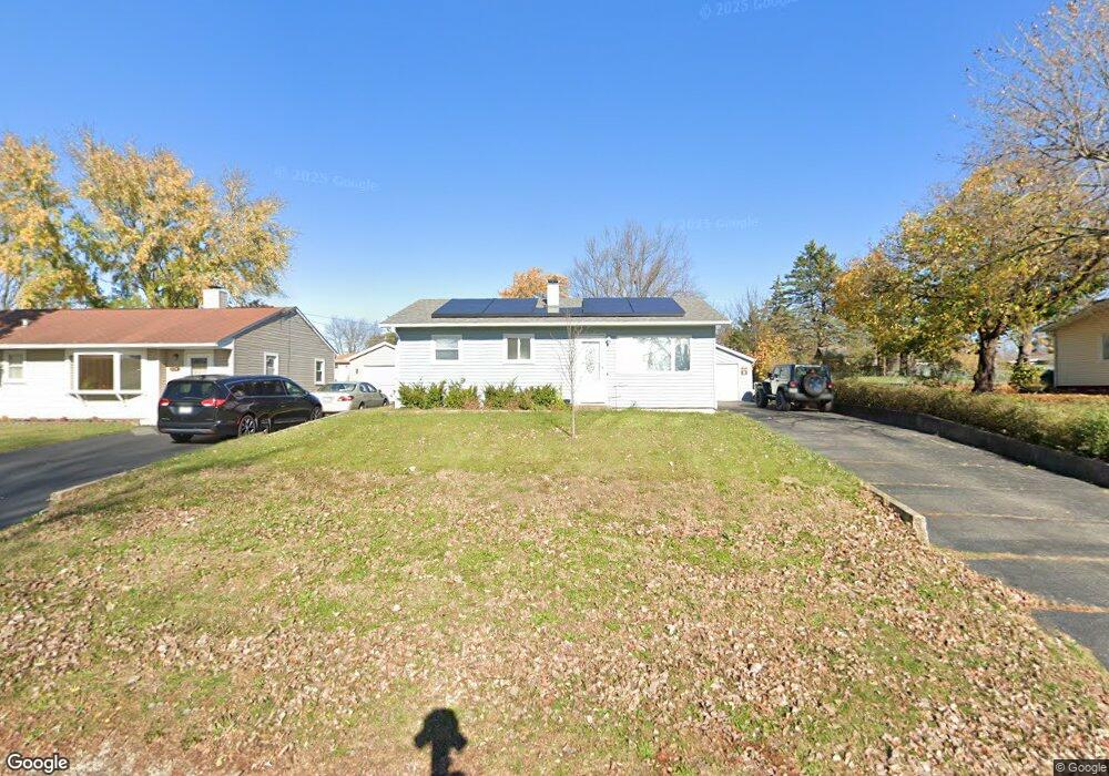 826 Shawnee Trail unit 10, Lake In the Hills, IL 60156 - photo 1