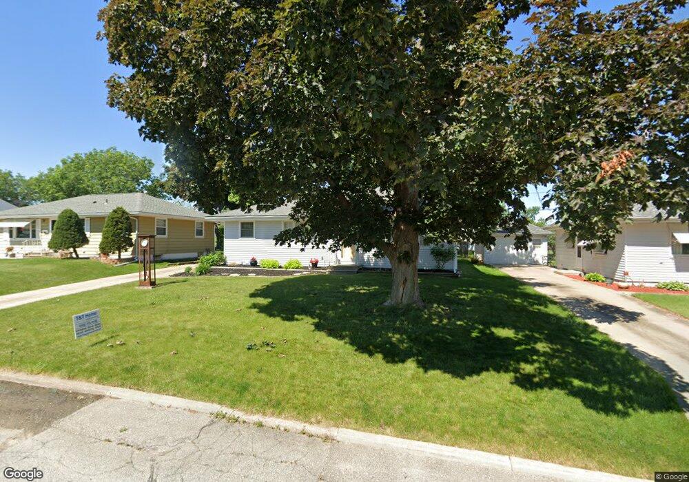 408 23rd St NW, Cedar Rapids, IA 52405 - photo 1