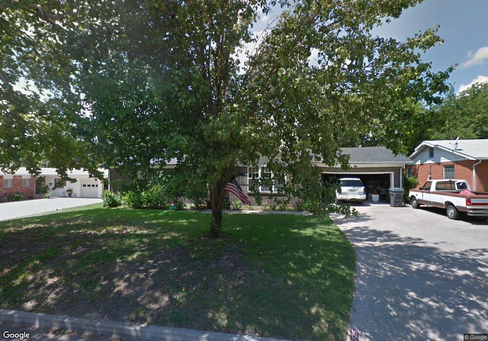 1725 Winchester St, Ardmore, OK 73401 - photo 1