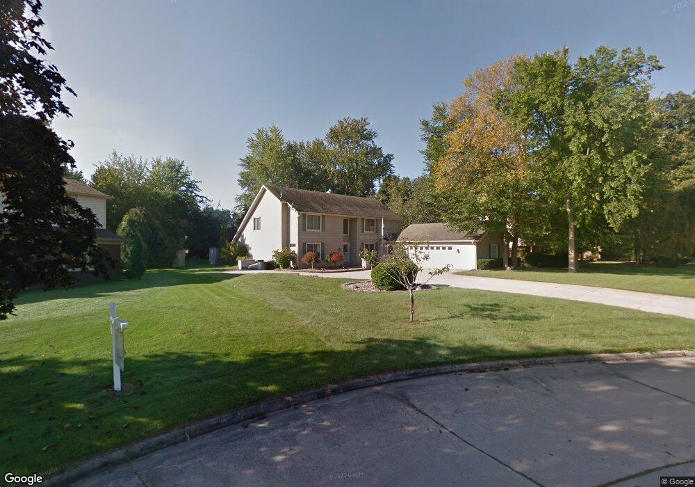 8167 Thorntree Ct, Grosse Ile, MI 48138 - photo 1