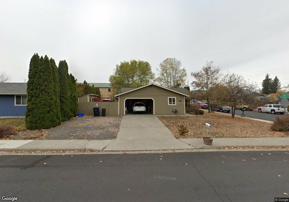 2420 SW Glacier Ave, Redmond, OR 97756 - photo 1