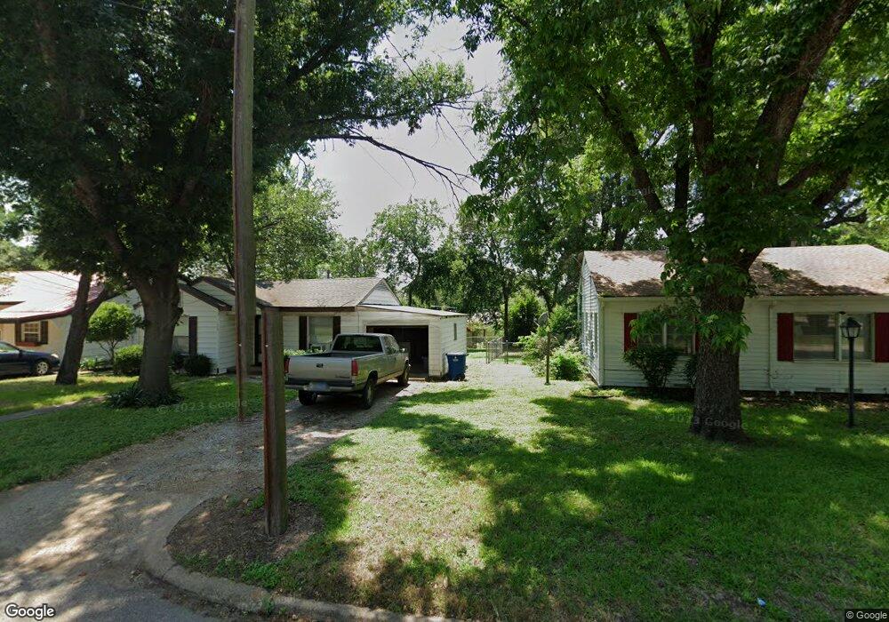 1605 N Clay St, Ennis, TX 75119 - photo 1
