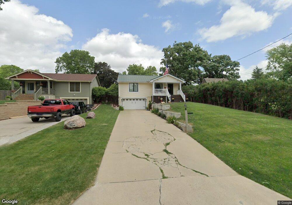 334 E Creston Ave, Des Moines, IA 50315 - photo 1