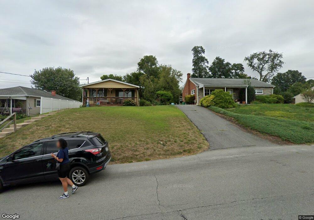 425 Maple St, Columbia, PA 17512 - photo 1