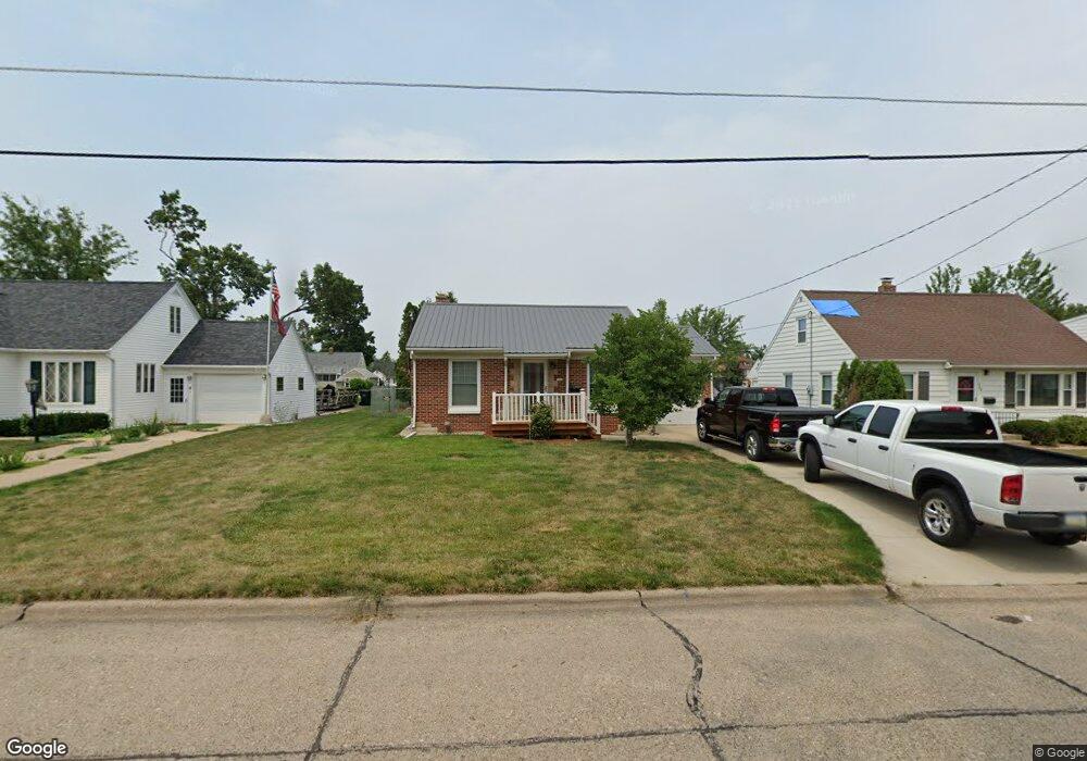 284 25th Ave SW, Cedar Rapids, IA 52404 - photo 1