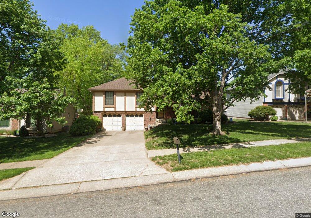 10426 Century Ln, Lenexa, KS 66215 - photo 1